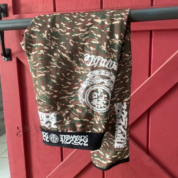 Spats - Picture 3 of 5